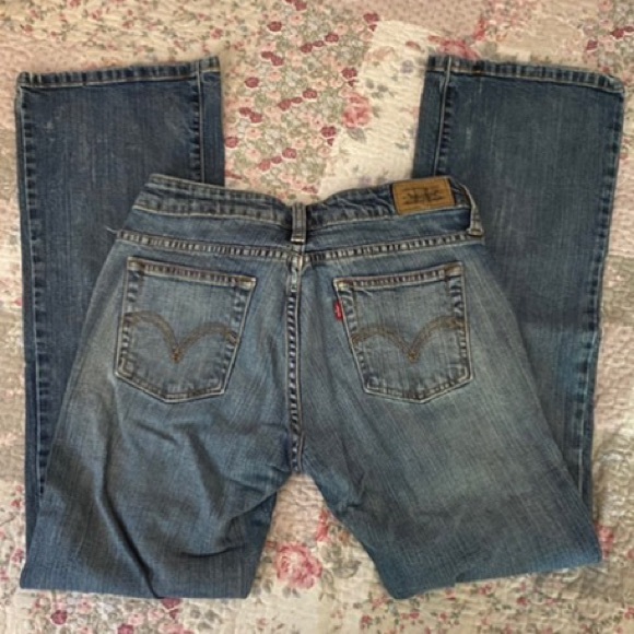 Boot cut Levi’s, size 2 - Picture 2 of 5